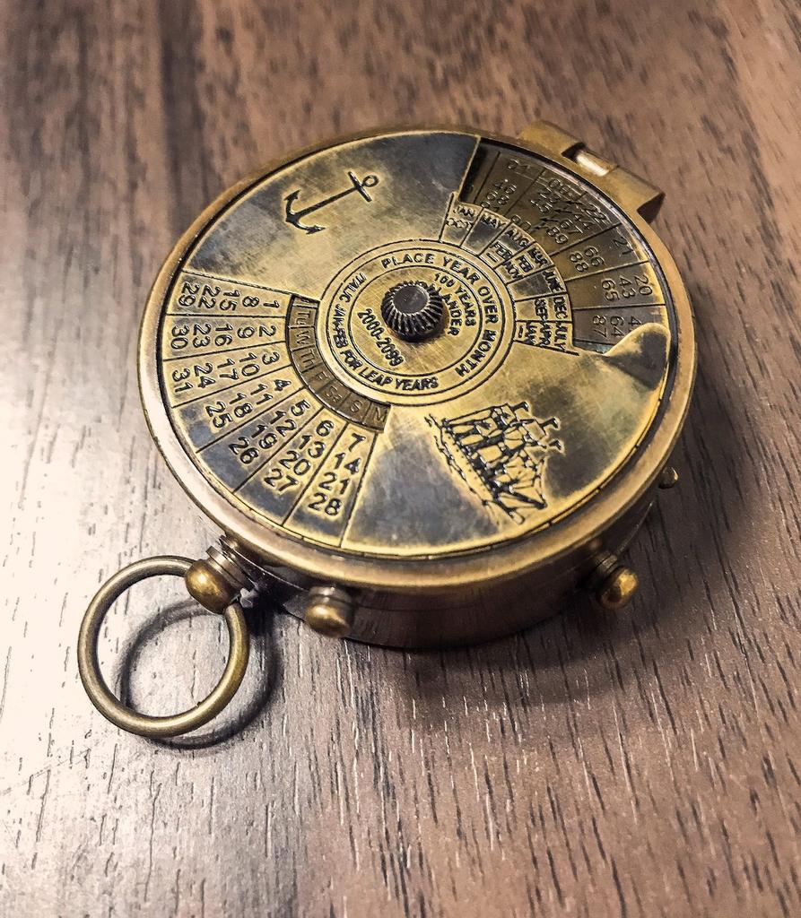 Antique Vintage Nautical Compass / 100 Years Calendar / Custom Engraving / With Leather Case Gift