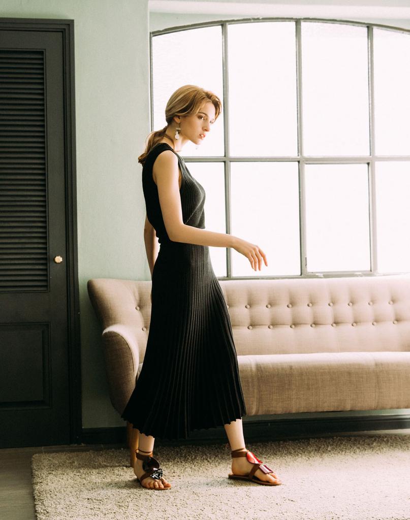 AYIHOLIC CASHMERE Sleeveless Knit Dress