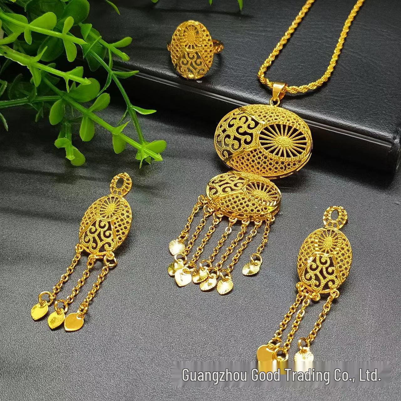 

Dubai 24k Gold-Plated Jewelry Set: Tassel Pendant Earrings & Ring – Indian-African Bridal Style 24k Gold Plated