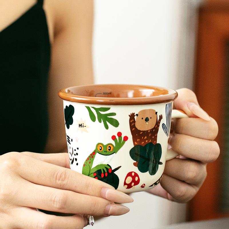 

Нишевый креатив Лин глубоко видит Сюн Мэйлад, кружка, кофейная чашка 301-400ml коричневый