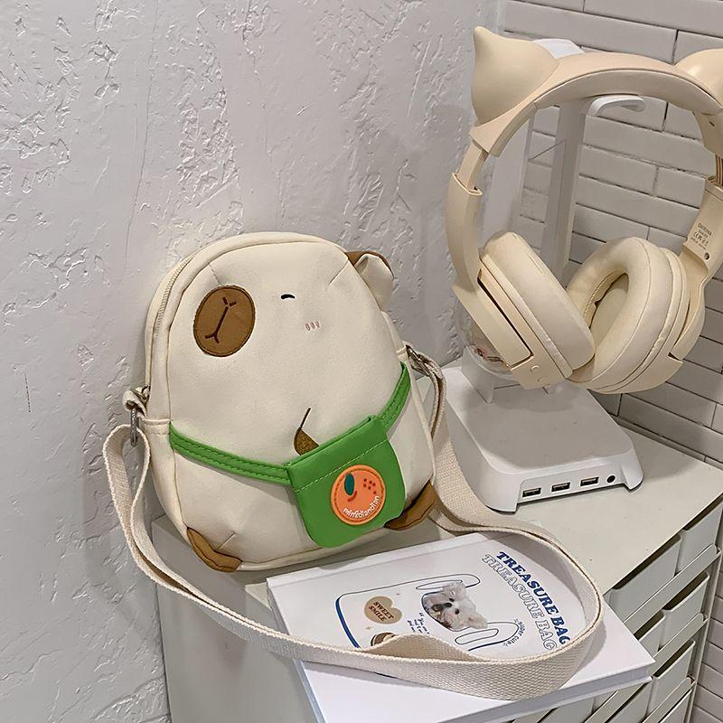 

Cartoon Capybara Messenger Bag Women 2025 New Cute Capybara Small Bag Lightweight out Shoulder Mobile Phone Bag White without pendant