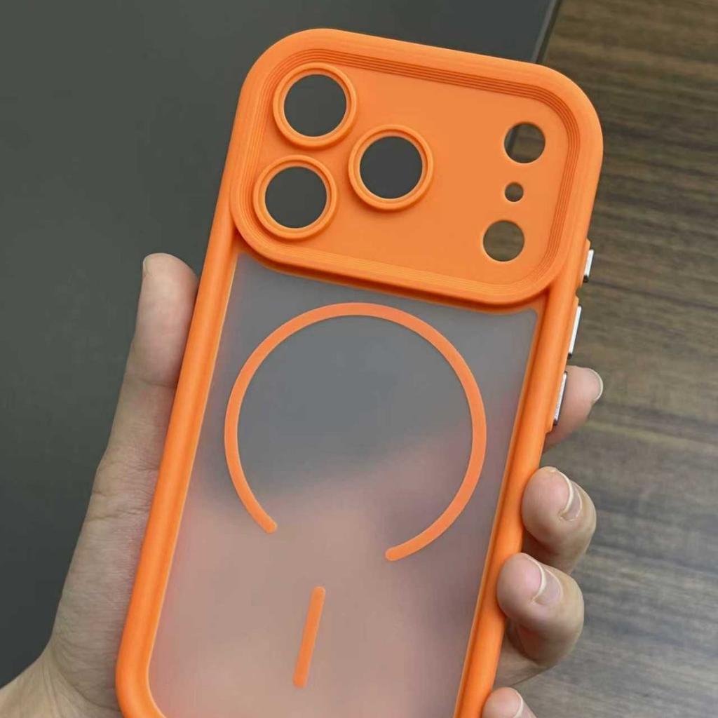 For IPhone17ProM Mobile Phone Case 16 Two-in-one Magnetic Suction for Apple 15 Electroplated Buttons PC Anti-fall Cooling Mobile Phone Case