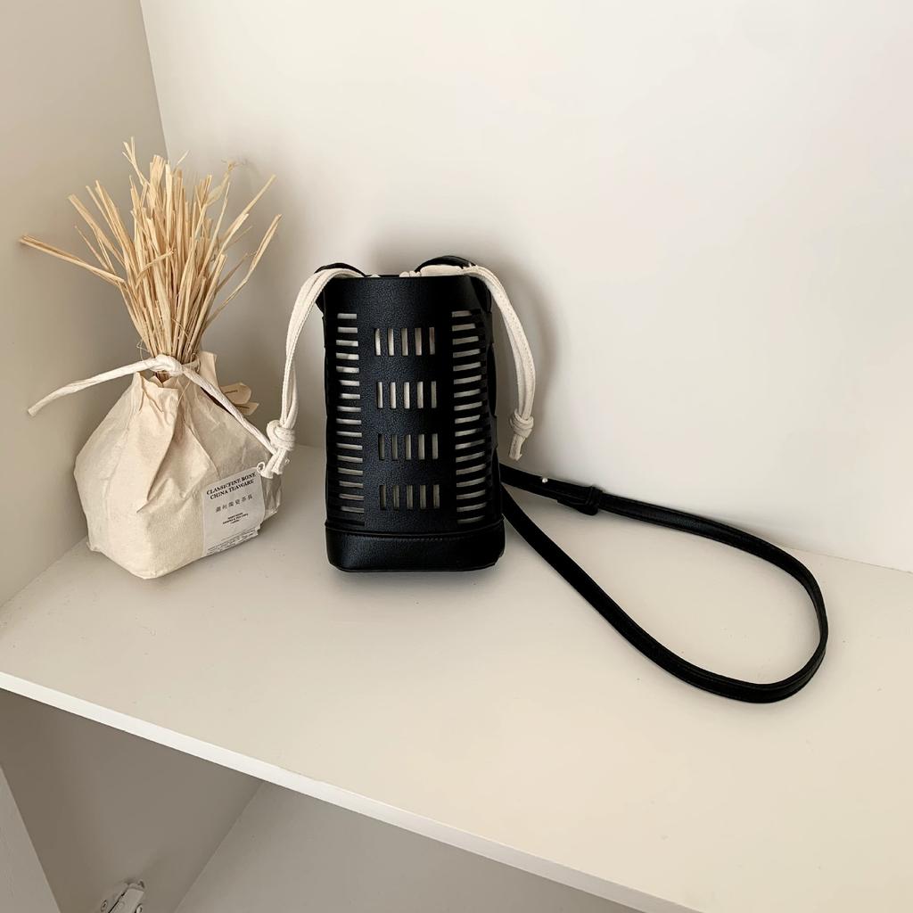 Vintage Hollow Women Shoulder Bag Handbags PU Leather Summer Solid Color lady Crossbody Bag small phone wallet