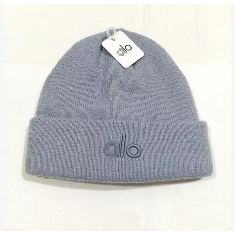 Versatile Knit Beanie Men Women - Warm Winter Hat With Embroidery Casual Fashion Accessory