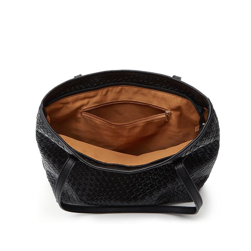 Fashionable and Casual Large-capacity Commuter Hand-held Shoulder Bag Simple Woven Tote Bag