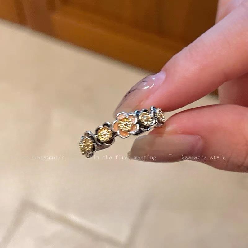 Tiger-eye Stone Flower Ring - Women's Niche Vintage Open-style Ring for Index Finger - Luxurious and High-end Finger Ring
