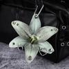 Simulationsblume Rose Schlüsselanhänger Rucksack Dekoration Bunter Simulationsblumen-Schlüsselring Handgefertigt Bohren und Lochen