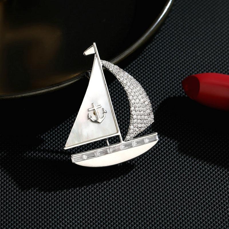 Fashion Autumn and Winter Clothing Mother Shell Zircon Inlaid High-end Pins Smooth Sailing Design Sailing Brooch