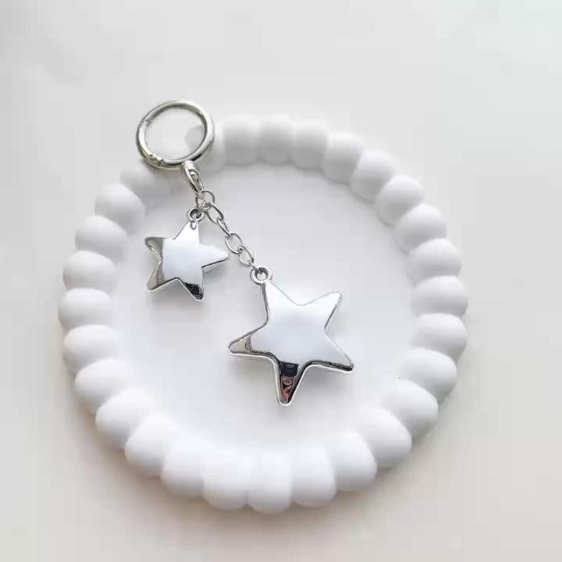 1pc Women's Star Keychain - Silvery Round Metal Pendant | Fashion Classic Design | Perfect Gift for Birthday