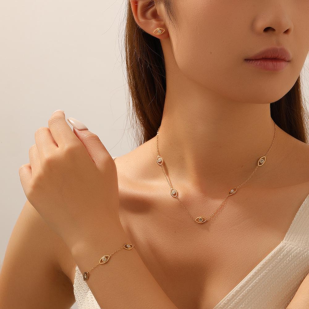 Rhinestone Hollow Gold-Plated Eye Pendant Chain Jewelry Set