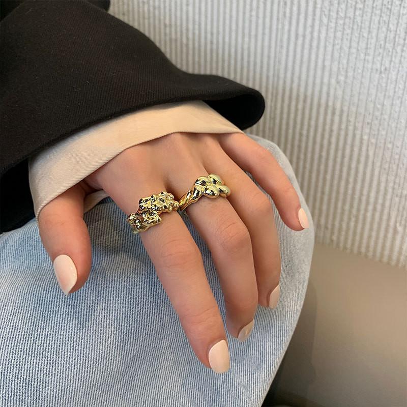 Elegant Irregular Shaped Ring With Trendy Textured Design Perfect For Fashion Lovers