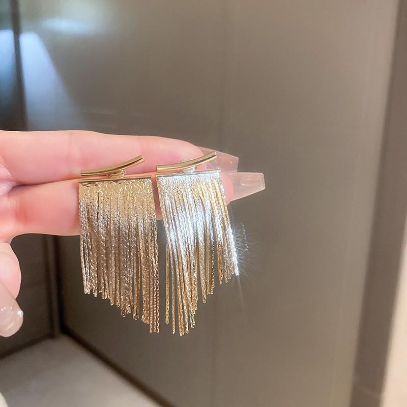 Vintage Silver Needle Round Flower Tassel Earrings - Retro Metallic Studs for Women