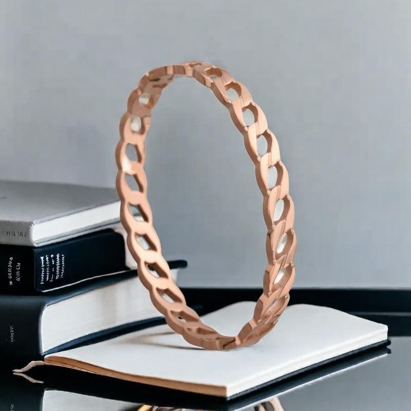 New Hollow High-end Design Niche Light Luxury Bracelet 17CM