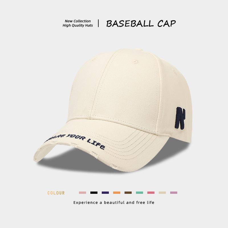 

The new simple and versatile baseball cap for men and women couples has a large head circumference, a wide brim, a soft top, and a small peaked cap. adjustable