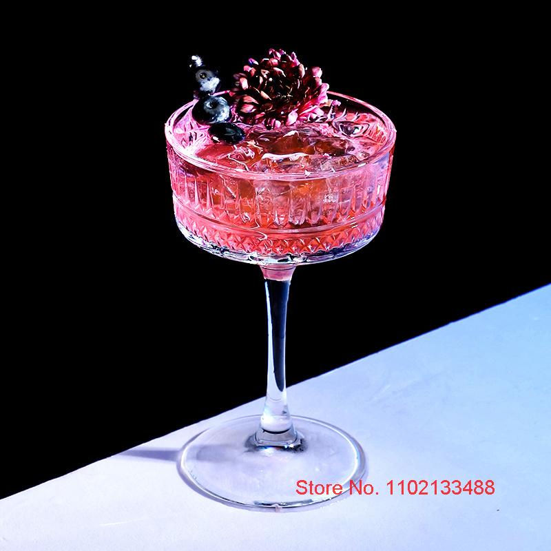 2 Pcs Carved Martini Glasses Cocktail Goblet Old-fashioned Party Glassware Wine Drink Cup Ancient Wedding Champagne Coupes Glass