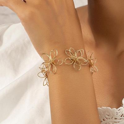 Bracciale Floreale Geometrico in Metallo Retrò da Donna - Gioiello Intrecciato di Alta Gamma