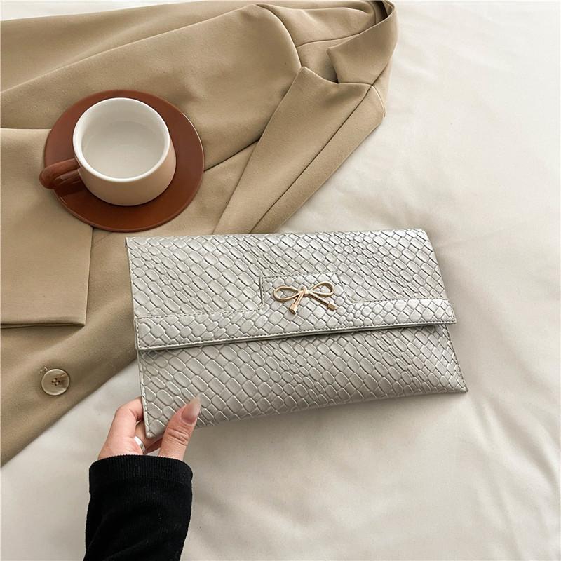 

2025 новая модная универсальная сумка-клатч женская большая вместительная сумка-конверт повседневная портативная маленькая квадратная сумка tide серый