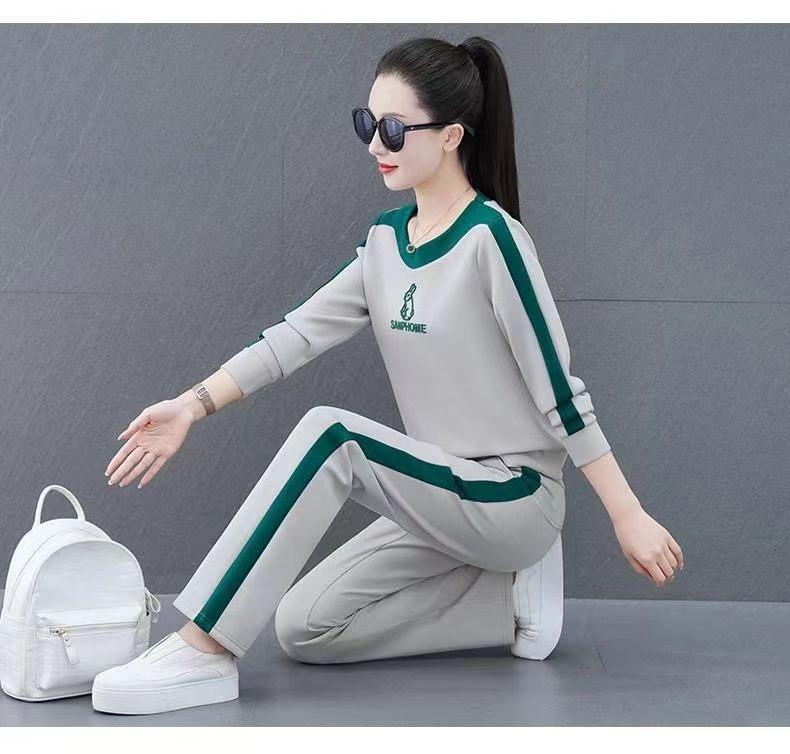 

Women s 2025 Casual Two-Piece Set: Round Neck Long Sleeve Sweatshirt & Loose Pants for Spring/Autumn, Plus Size Available. L