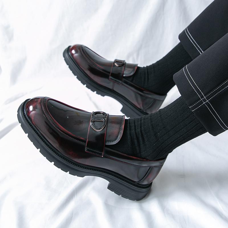 

Внешняя торговля мужская лакированная глянцевая большого размера мужская деловая обувь 2025 весна и осень ленивая повседневная офисная кожаная обувь 44