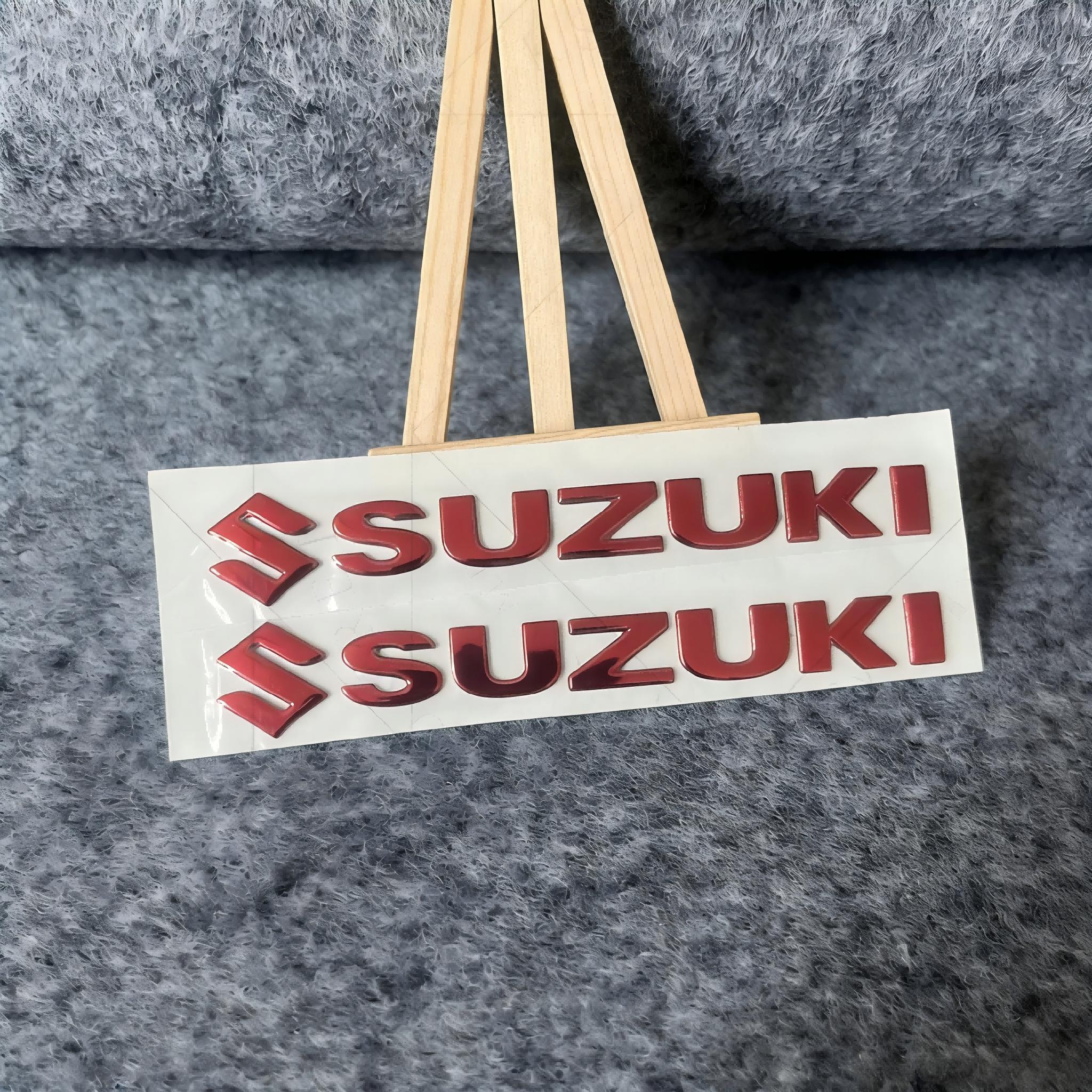 

3D Suzuki Logo Motorcycle Sticker Letter Styling Label Emblem Gas Cover Protection Accessories Fuel Tank Pad Decoration Decals 15x1.5cm красный