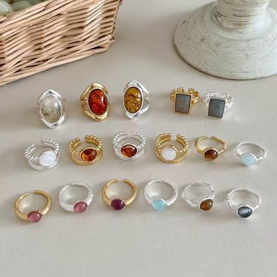 Light Luxury French Retro Resin Open Ring for Women - Elegant Index Finger Accessory with High-End Design.