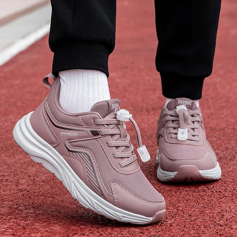 Genuine foot spring and autumn models, Chinese non-slip soft sole, light leisure sports walking shoes, mother shoes
