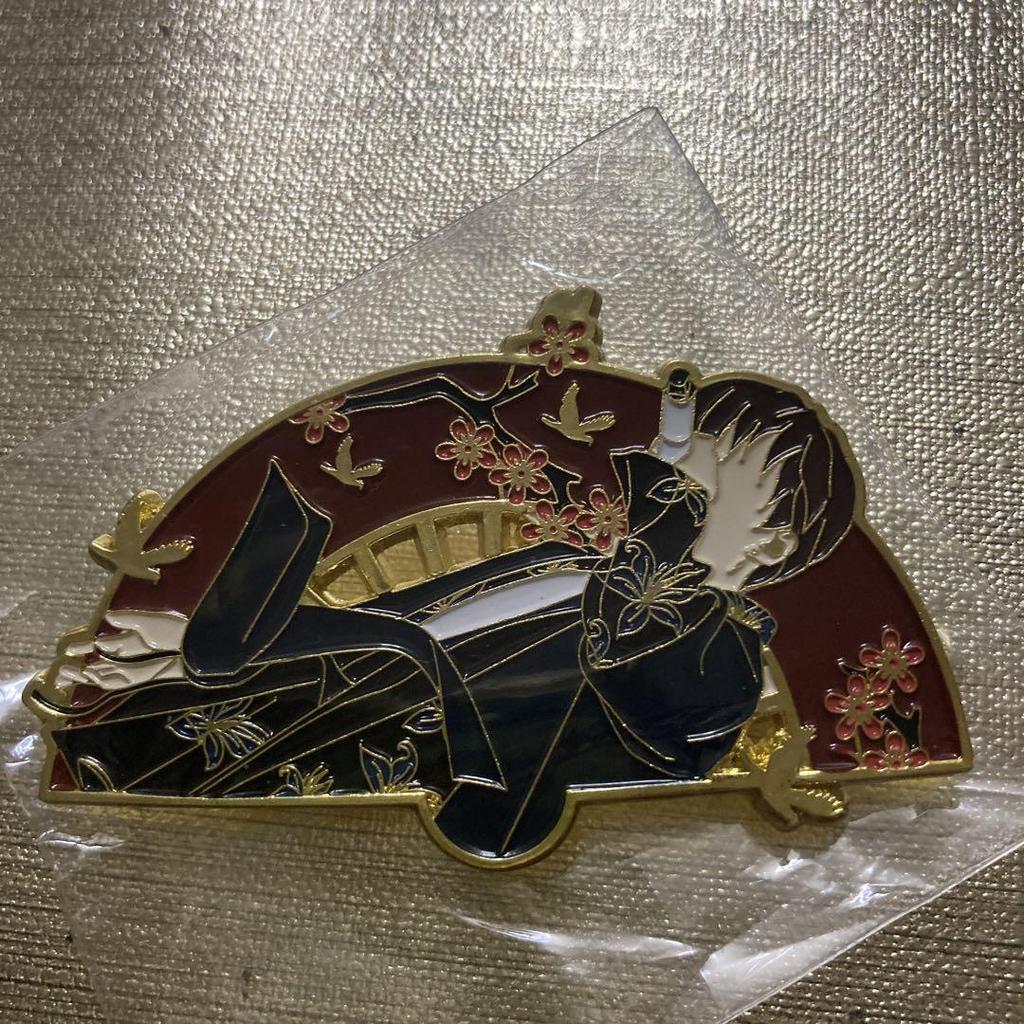 [USED] Japanese-style BTS double pin badge