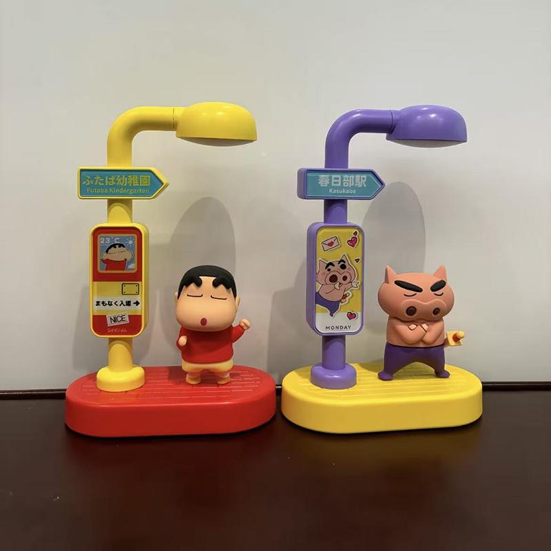 Φωτιστικό με Φωνητικό Έλεγχο Crayon Shin Chan Κινούμενο Σχέδιο Crayon Shin Chan Φωτάκι Νυκτός Παιχνίδι Υψηλής Ποιότητας Δώρο Κουτί Έκπληξης Διακόσμηση Φωτιστικού Δρόμου