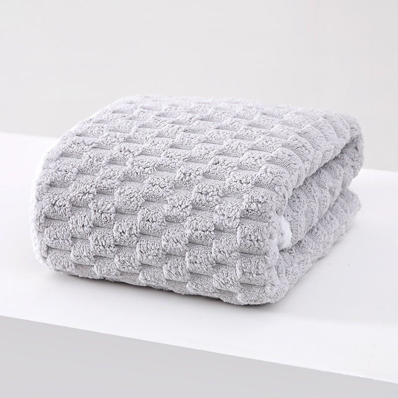 Coral Fleece Bath Towel Pineapple Grid Large Bath Towel Thickened Beach Towel of the Same Style Absorbent Household Adult Bath Towel