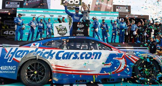 Kyosho Lionel Racing NASCAR CUP Cup Scale 2025 Chevrolet Camaro Kyle Larson STRAIGHT TALK WIRELESS 400 Homestead Winner LR329347 (NASCAR Series) 1/64