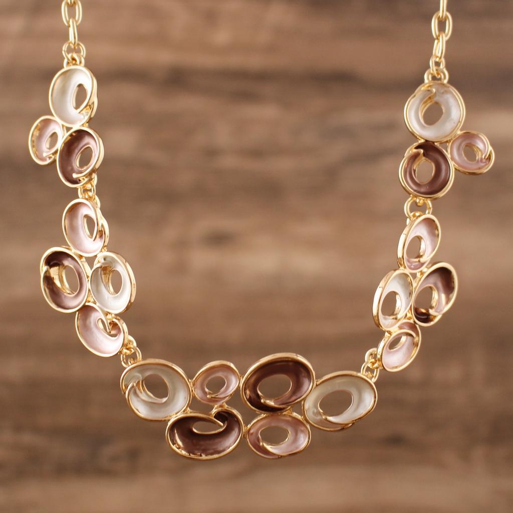 New color painting oil geometric hollow round flower necklace, fashionable and high-end women's versatile neck chain