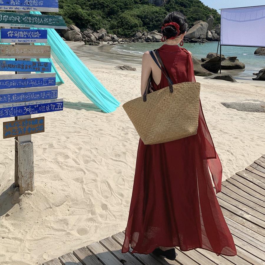 Hepburn's little red dress is super beautiful, seaside vacation dress, female v-neck white, loose and elegant streamer fairy dress