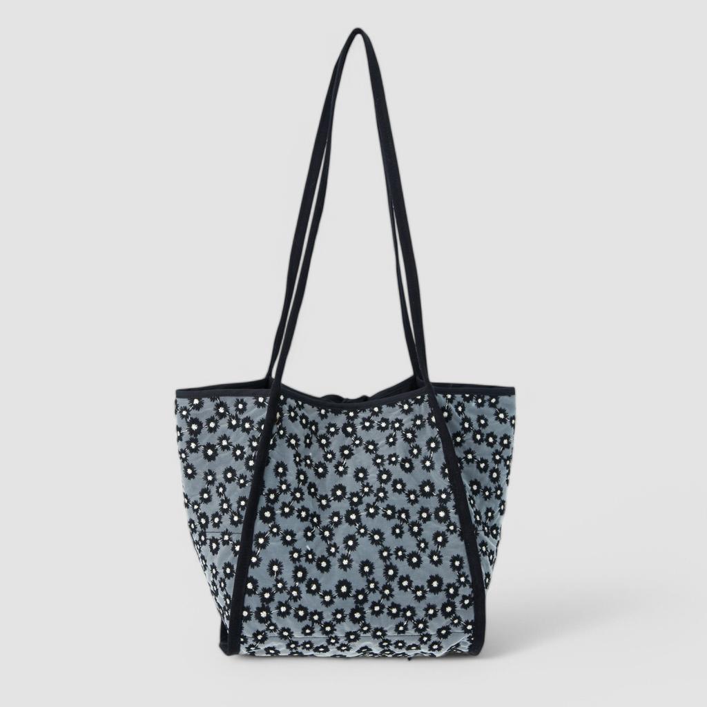 Atil Studio Lacy Meadow Tote_[Black]