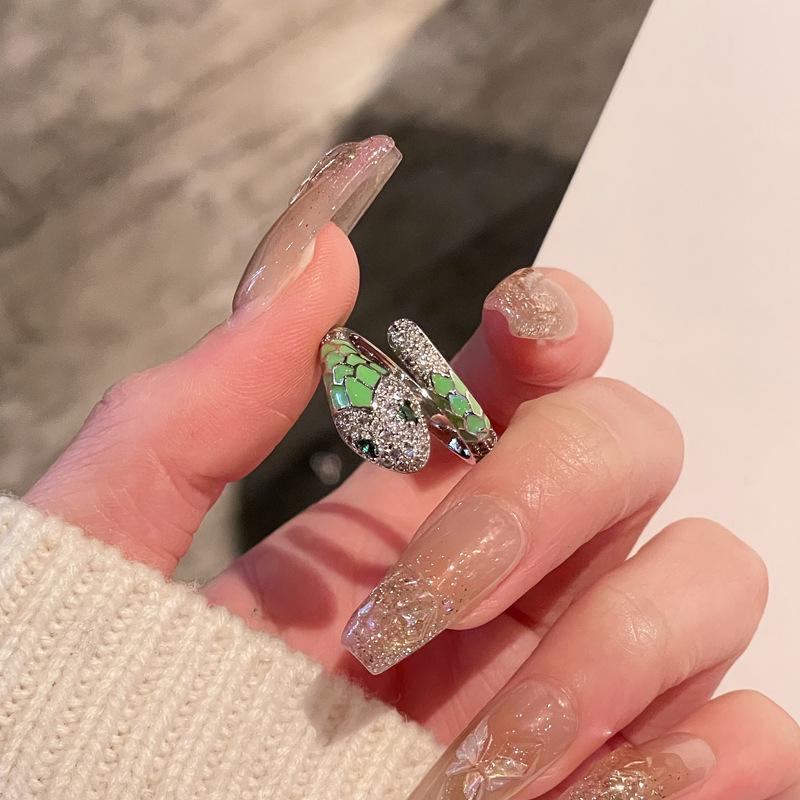 Rok Węża Olejek Wężowy Kropla Francuski Wysokiej Klasy Design Otwarty Pierścionek Niszowy Lekki Luksus Pełen Diamentów Cyrkonie Spersonalizowane Akcesoria Kobiety