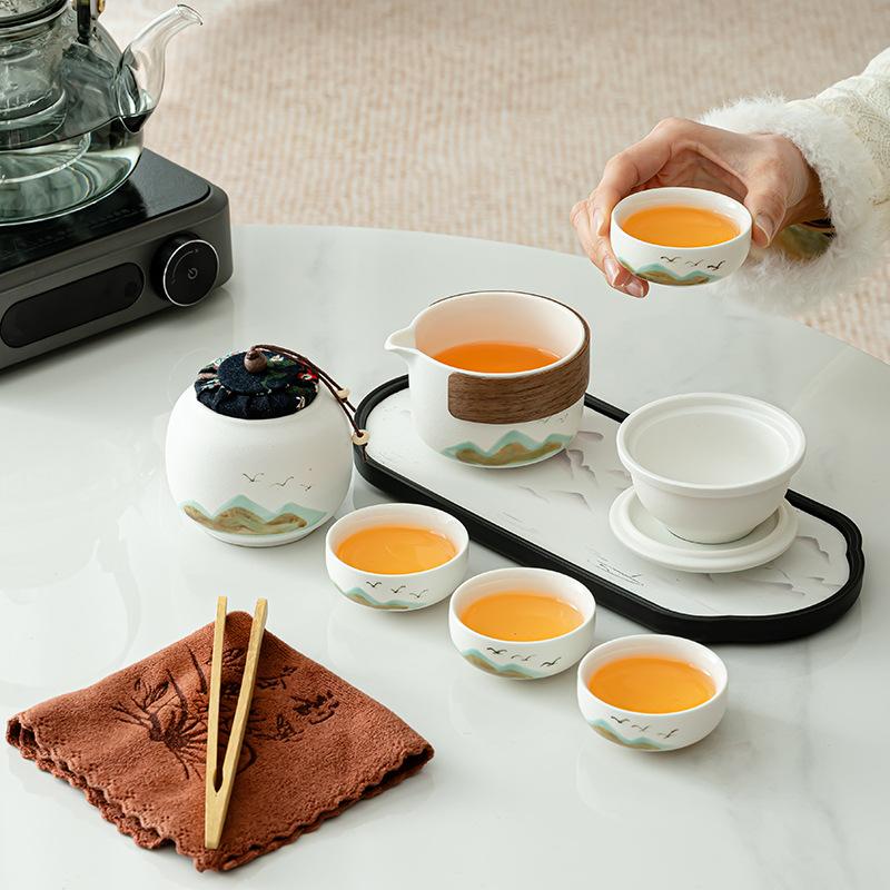Retro travel tea set ceramic gifts Kuaike cup portable high-end leather bag Kung Fu tea set business gifts