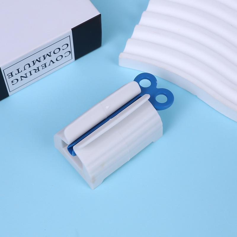Effortless Toothpaste and Cleanser Squeezer Artifact