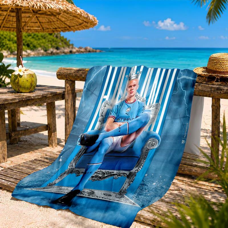 Asciugamano da Spiaggia Giocatore di Calcio Haaland, Asciugatura Rapida, Facile da Curare, Adatto Sia per il Fitness che per le Vacanze al Mare, Essenziale per lo Sport