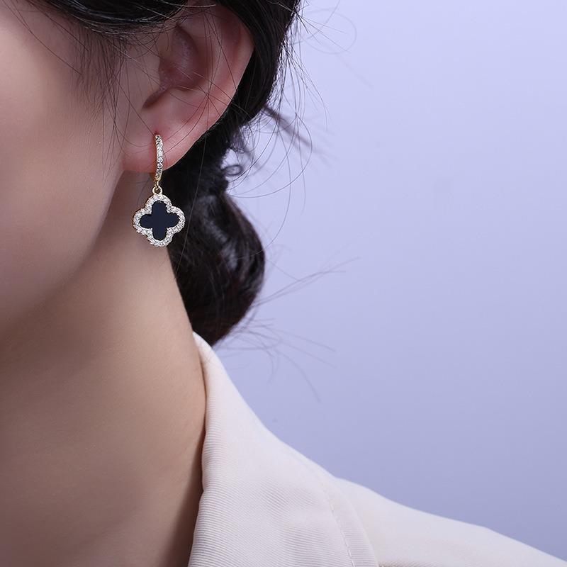 High-end Four-leaf Clover Earrings for Women, Small Fragrance Style Earrings, Light Luxury Flash Diamond Zircon Earrings