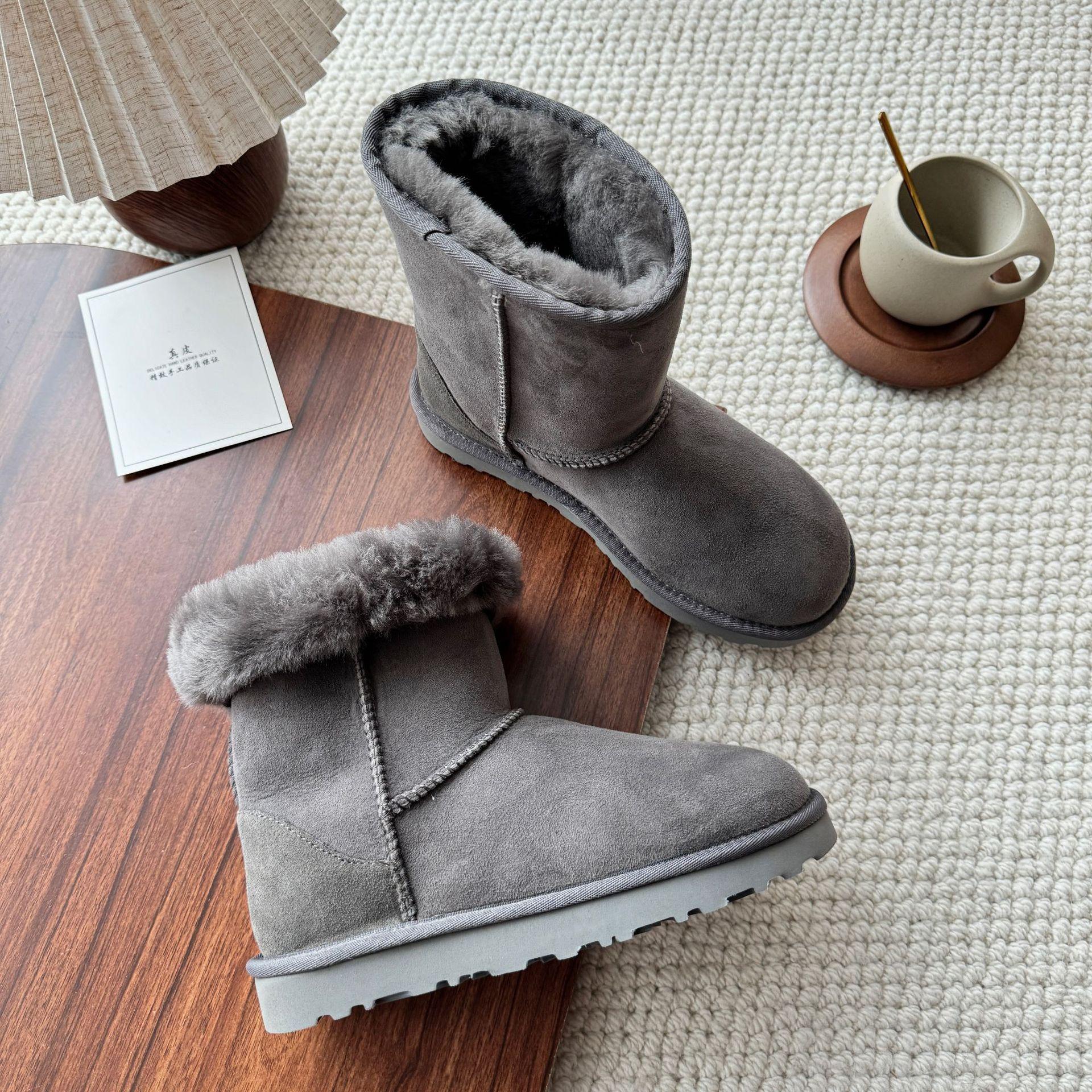 

Sangpo snow boots women s fur integrated medium tube thickened snow cotton flat-soled wool velvet thermal cotton shoes 2025 winter 40 серый