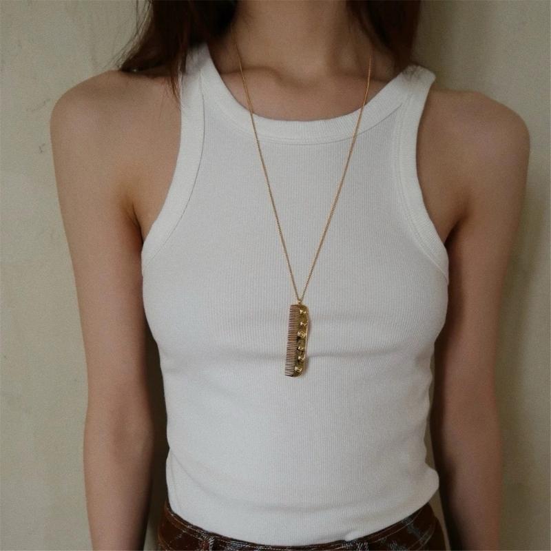 Fashionable Comb Pendant Necklace Sturdy Styling Charm Jewelry Accessory for Trendy Hairstyles Casual Decoration