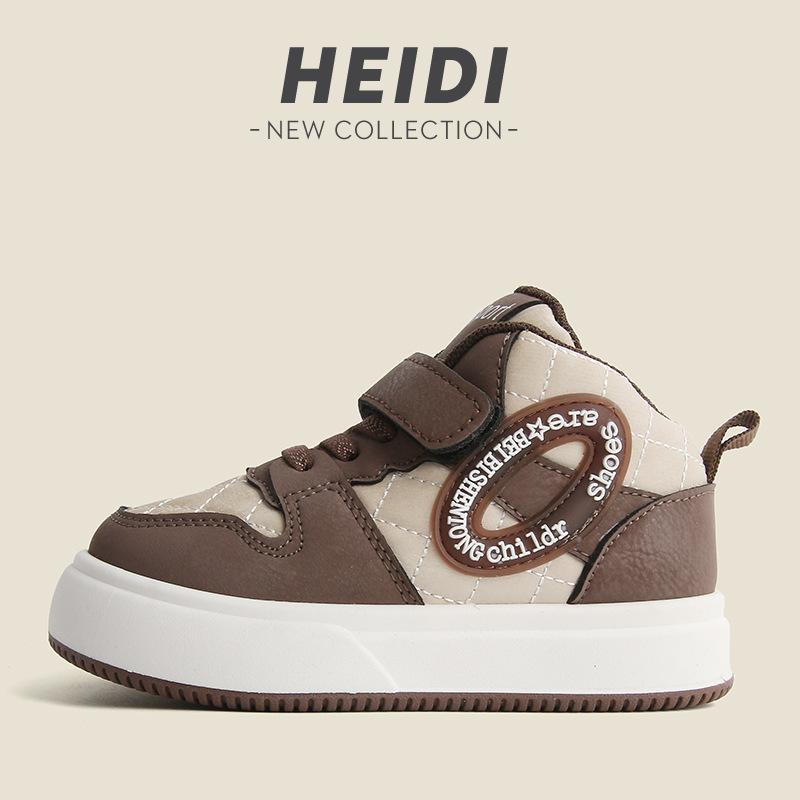 

Детская спортивная обувь 2025 весна и осень новая повседневная обувь для мальчиков кеды с высоким верхом для девочек легкая обувь для малышей с мягкой подошвой список 21-26 (6 pairs in one hand) коричневый