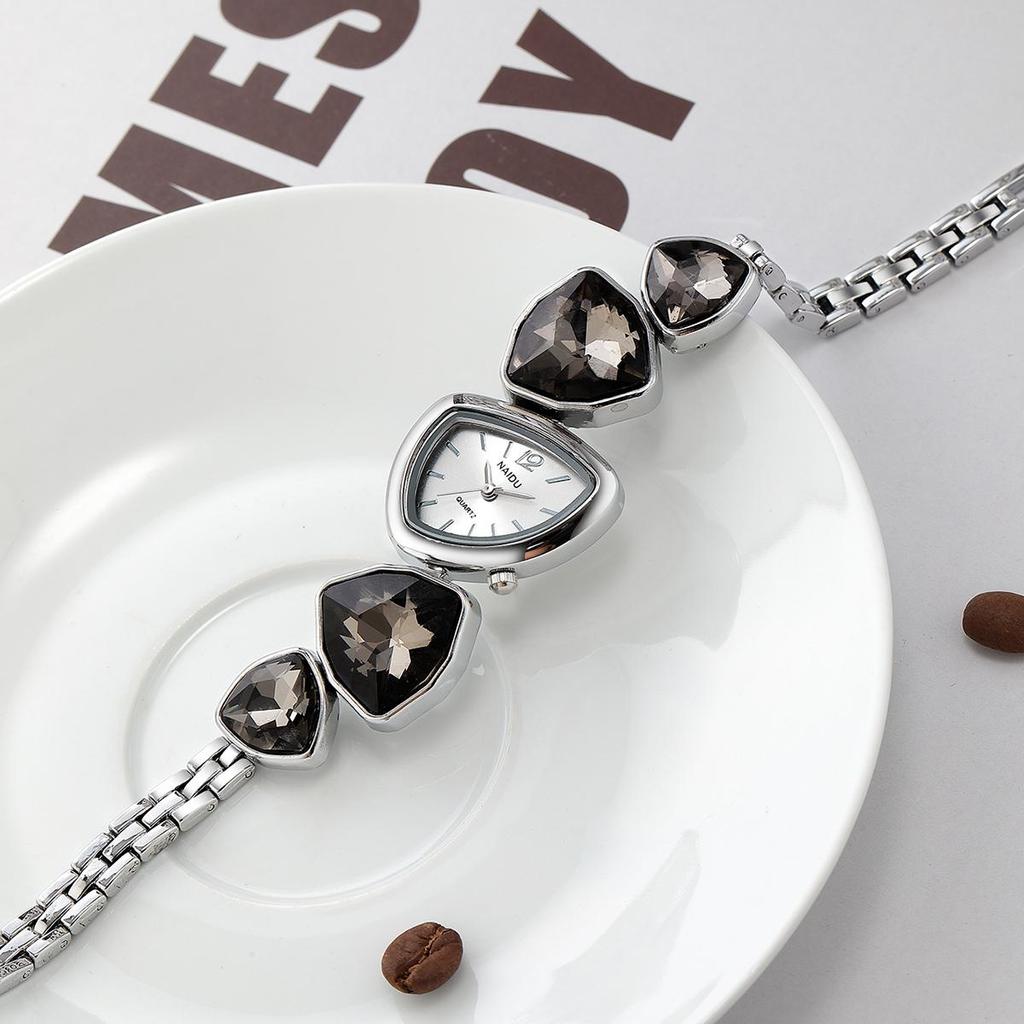 Irregular Shape Casual Easiest for Match Vintage Quartz Watch for Daily Wear Women's Gemstone Crystal Bracelet Watch