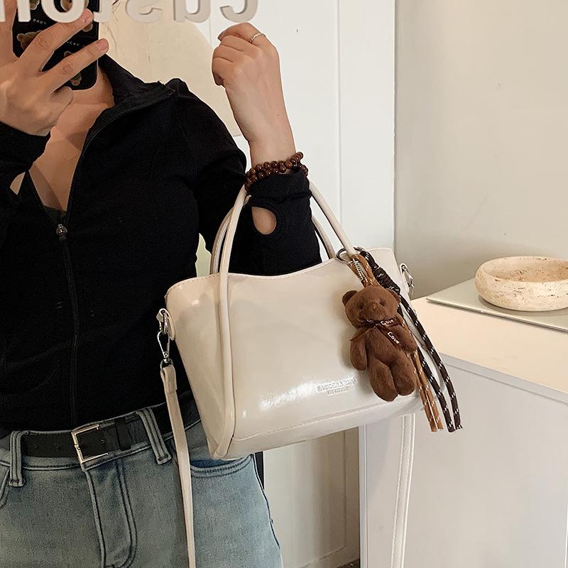 Versatile Hand Bucket Bag Winter Retro Fashion Shoulder Bag Premium Versatile Tote Bag