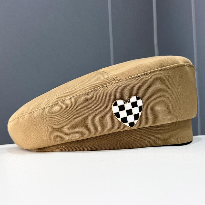 Love gold badge beret suitable for men and women in all seasons,Korean version woolen painter hat,Japanese style progressive hat