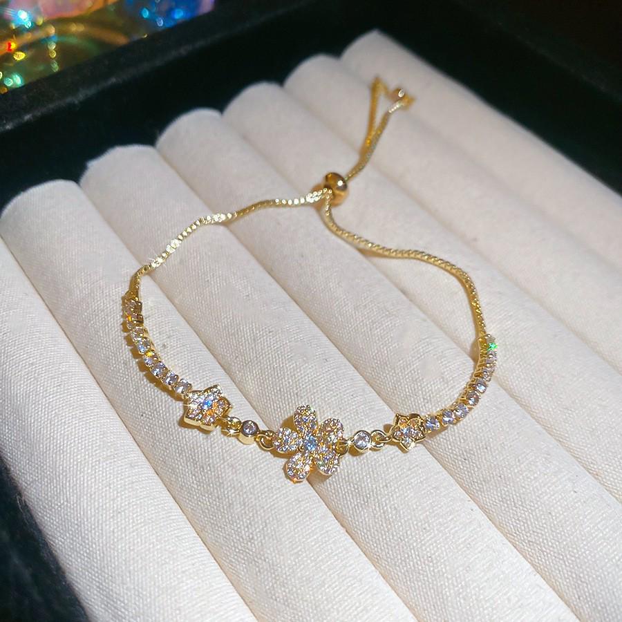 Exquisite Zirconia Star Flower Bracelet: Fashionable, Versatile, and Elegant Women's Hand Jewelry