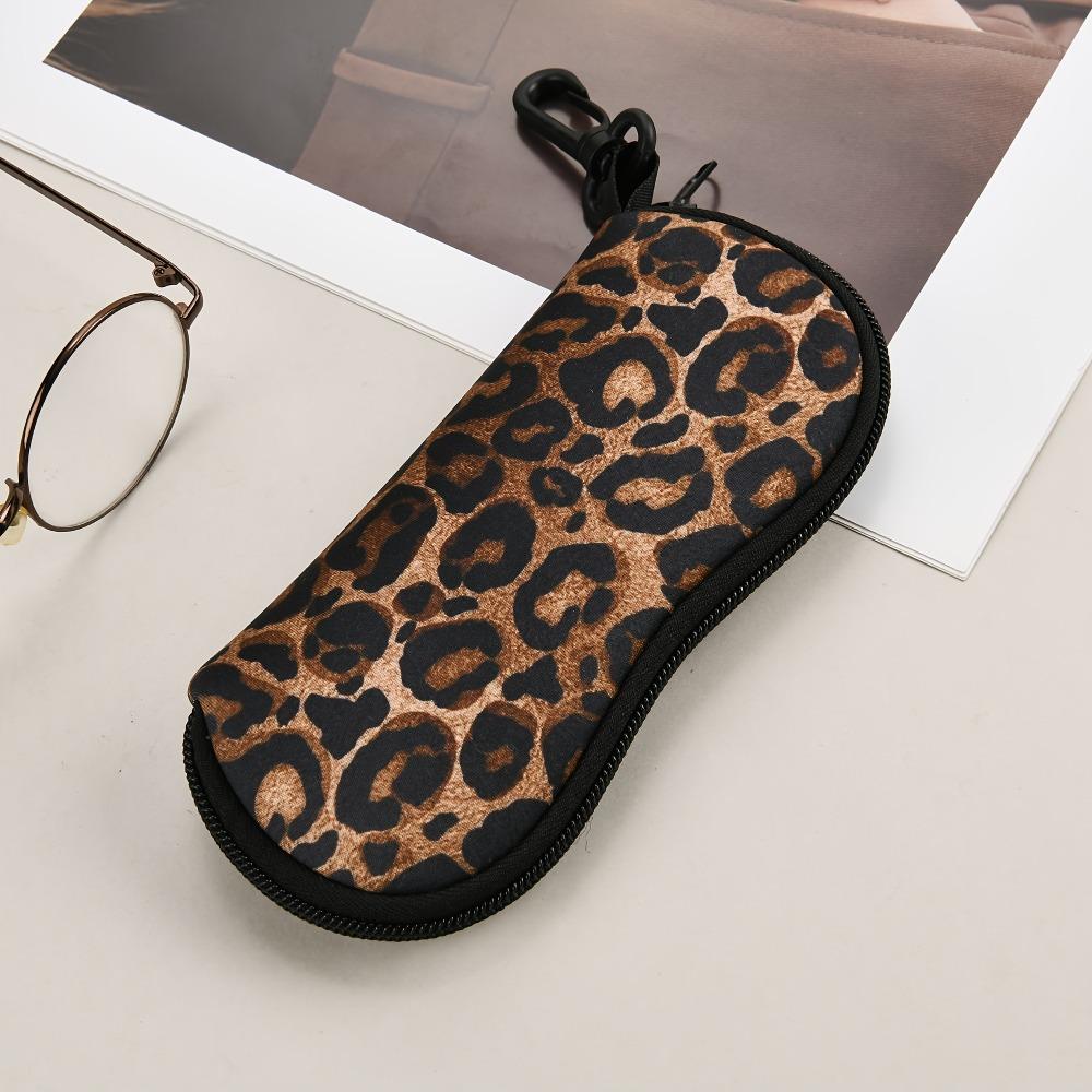 1pc Leopard Print Glasses Bag Portable Zipper Sunglasses Pouch With Carabiner Hook Anti‑Scratch Eyeglasses Protective Bag For Women Fashion Accessory
