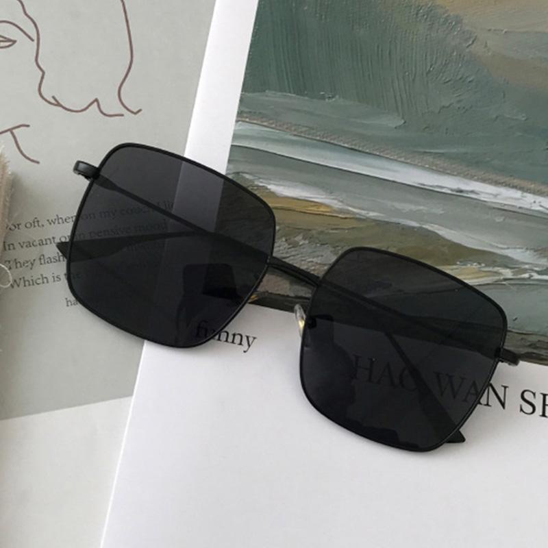 Minimalist Metal Square Sun Glasses Women Men Large Frame Fashion Sunglasses Commute Business Female Male Eyeglasses UV400