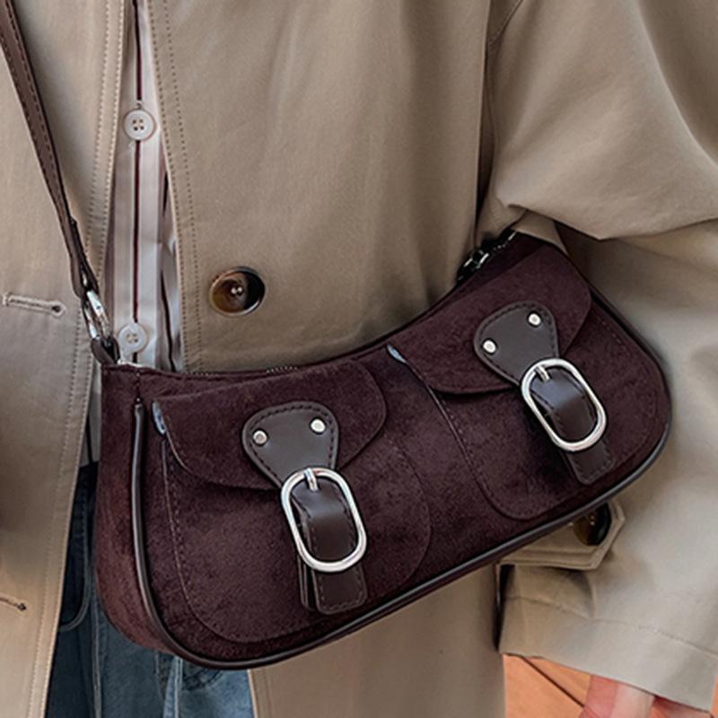 2025 Autumn New Retro Underarm Bag Women's Bag Foreign Style Fashionable High Value Crescent Bag Shoulder Bag Women