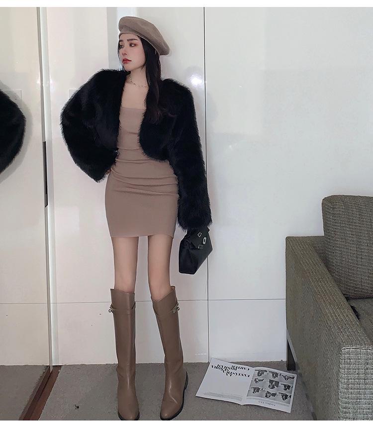 Women's Trendy Faux Fur Eco-Friendly Winter Coat - Short, Plush, and Stylish