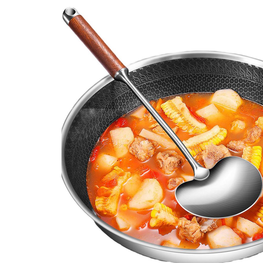 Küchenkochlöffel aus Edelstahl mit Holzgriff zum Braten und Rühren, mit Aufhängeloch zur praktischen Aufbewahrung